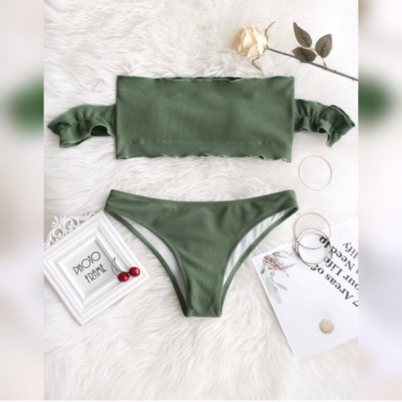 🌟Off Shoulder Green Ruffle Bikini - Picture 2 of 5